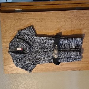 No Boundaries, short sleeved sweater dress. With original belt. Size L